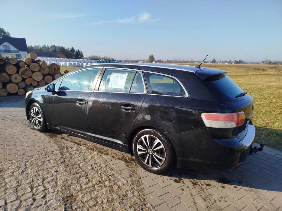 Toyota Avensis - miniatura 3