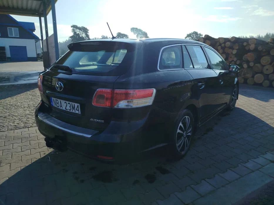Toyota Avensis - miniatura 5