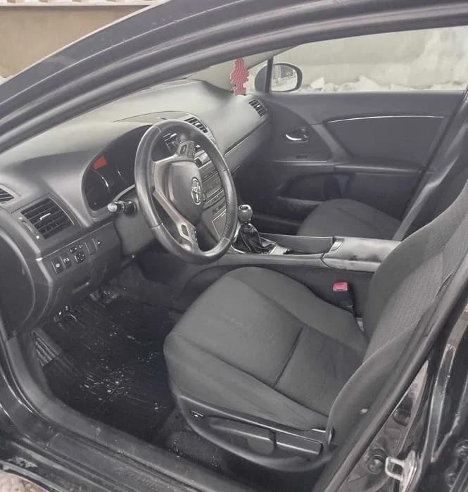 Toyota Avensis - miniatura 7